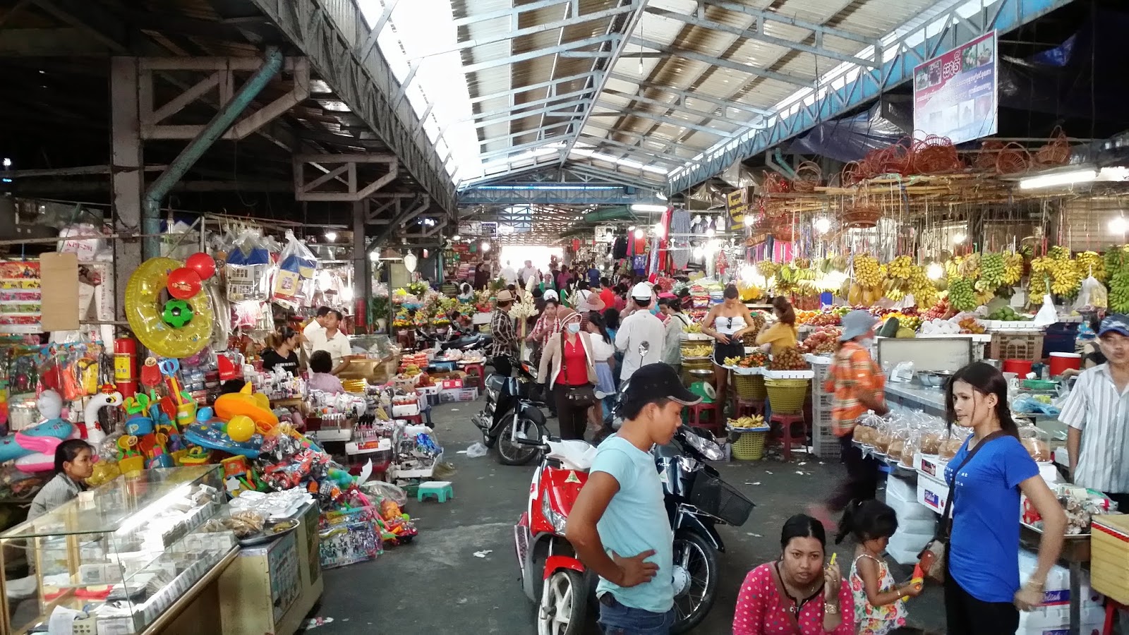 https://mdw-travel-data-us-east-1.s3.amazonaws.com/img/country/Cambodia/Sihanoukville-Night-Market/img_05.jpg
