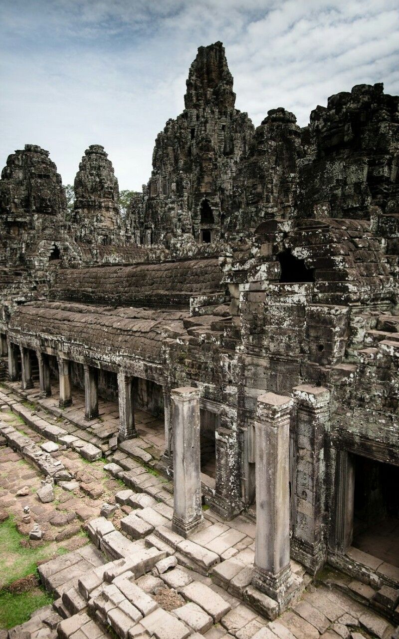 https://mdw-travel-data-us-east-1.s3.amazonaws.com/img/country/Cambodia/Temples-of-Ba-Ray/img_02.jpg