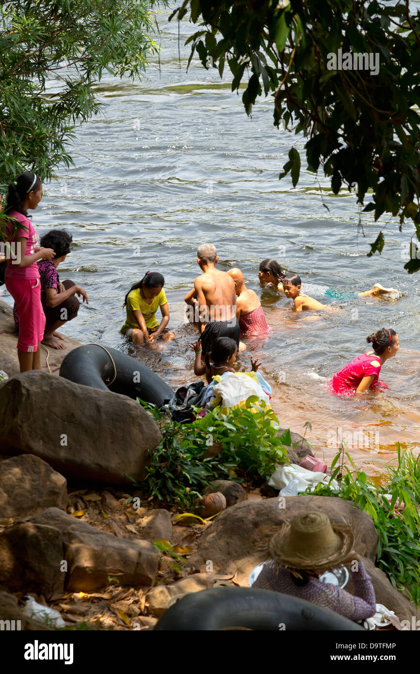https://mdw-travel-data-us-east-1.s3.amazonaws.com/img/country/Cambodia/Teuk-Chhou-Rapids/img_02.jpg