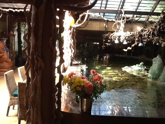 https://mdw-travel-data-us-east-1.s3.amazonaws.com/img/country/Cambodia/The-Snake-House/img_05.jpg