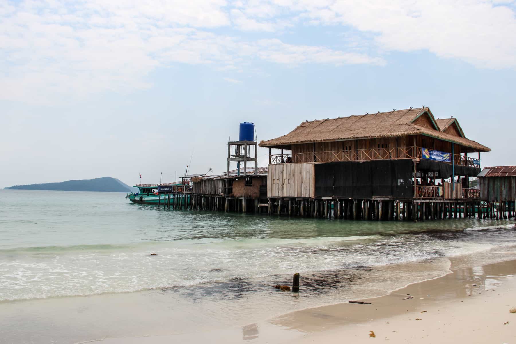 https://mdw-travel-data-us-east-1.s3.amazonaws.com/img/country/Cambodia/Tuis-Place-Koh-Rong-Sanloem/img_03.jpg