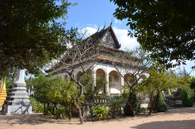 https://mdw-travel-data-us-east-1.s3.amazonaws.com/img/country/Cambodia/Wat-Bo/img_01.jpg