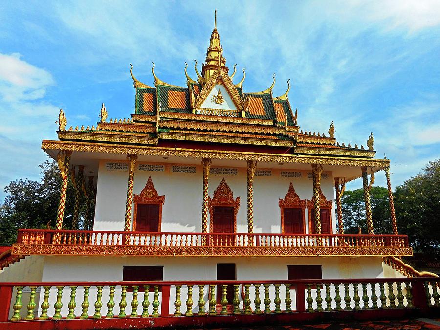 https://mdw-travel-data-us-east-1.s3.amazonaws.com/img/country/Cambodia/Wat-Leu/img_01.jpg