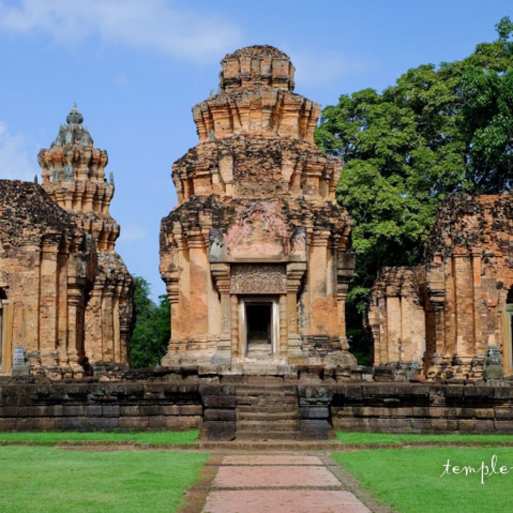 https://mdw-travel-data-us-east-1.s3.amazonaws.com/img/country/Cambodia/Wat-Prasat-Phum-Prasat/img_02.jpg