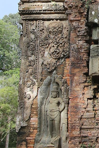 https://mdw-travel-data-us-east-1.s3.amazonaws.com/img/country/Cambodia/Wat-Preah-Keo/img_01.jpg