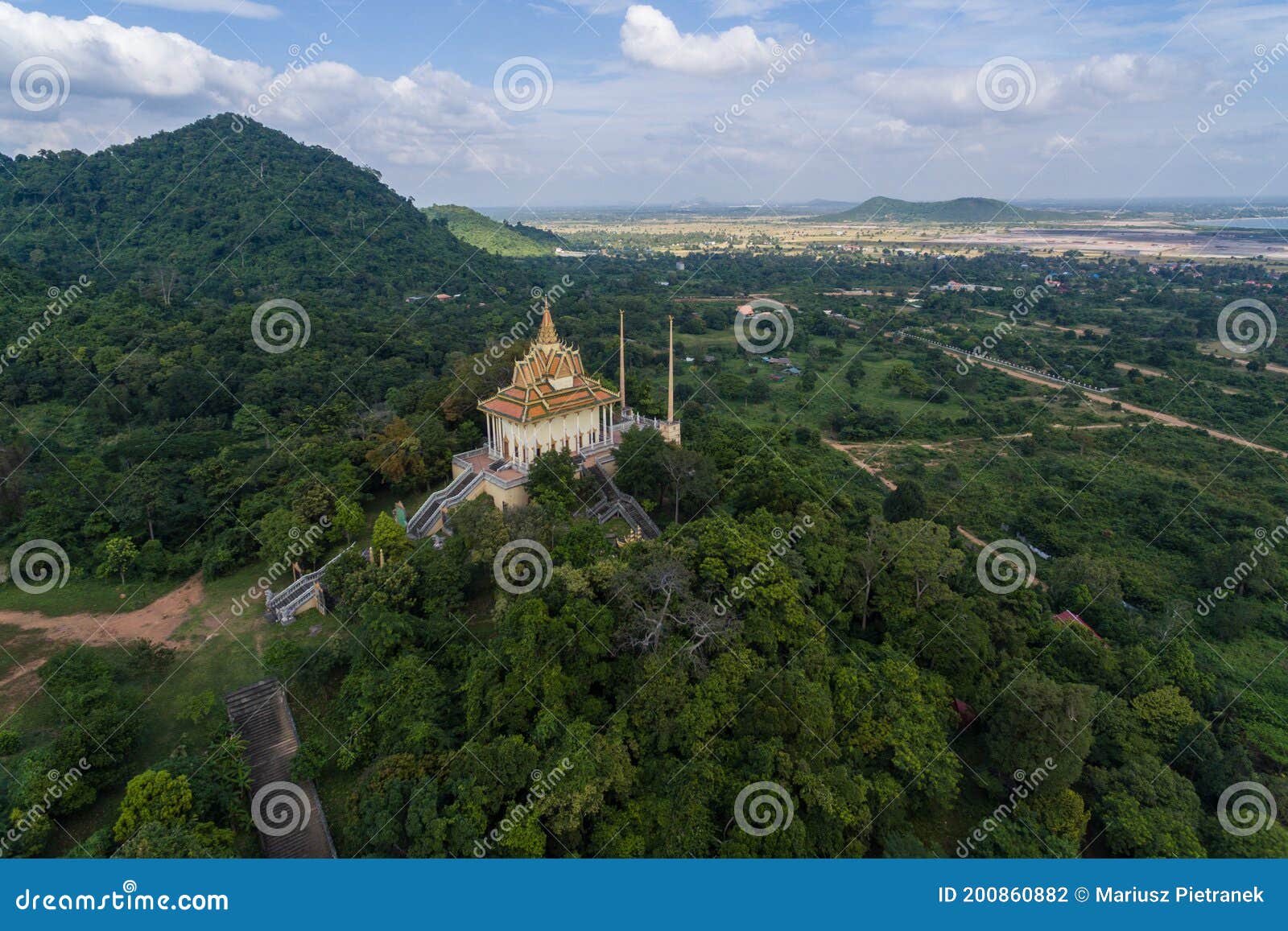 https://mdw-travel-data-us-east-1.s3.amazonaws.com/img/country/Cambodia/Wat-Samathi-Pagoda/img_02.jpg