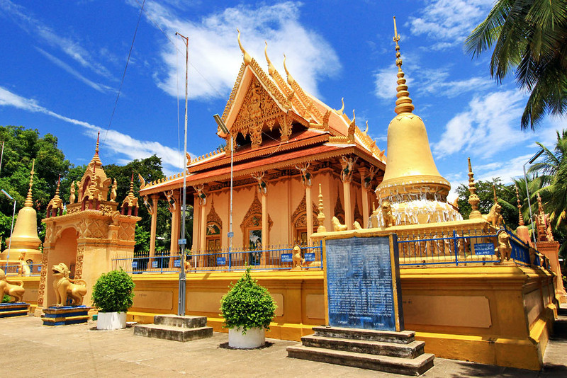 https://mdw-travel-data-us-east-1.s3.amazonaws.com/img/country/Cambodia/Wat-Samathi-Pagoda/img_05.jpg