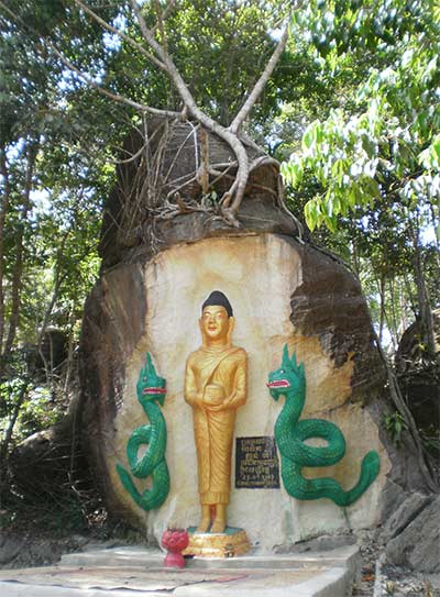 https://mdw-travel-data-us-east-1.s3.amazonaws.com/img/country/Cambodia/Wat-Samot-Reangsey/img_04.jpg