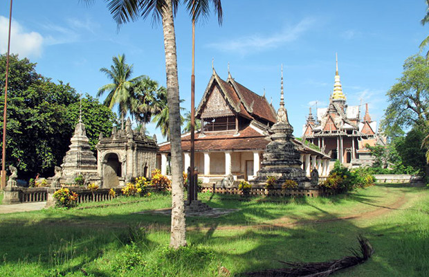 https://mdw-travel-data-us-east-1.s3.amazonaws.com/img/country/Cambodia/Wat-Samraong-Knong/img_02.jpg