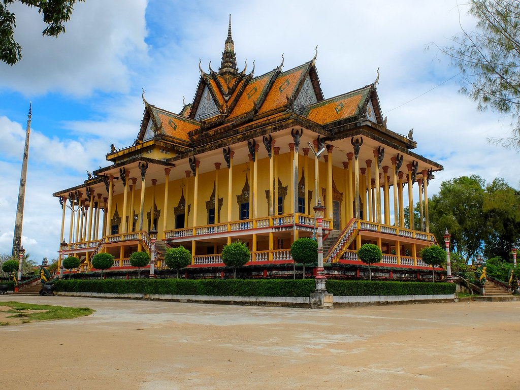 https://mdw-travel-data-us-east-1.s3.amazonaws.com/img/country/Cambodia/Wat-Sarsar-Mouy-Rouck/img_03.jpg