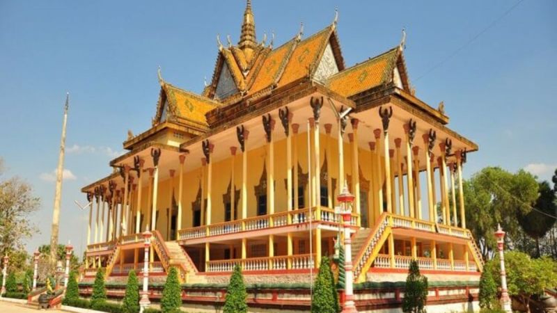 https://mdw-travel-data-us-east-1.s3.amazonaws.com/img/country/Cambodia/Wat-Sarsar-Mouy-Rouck/img_05.jpg