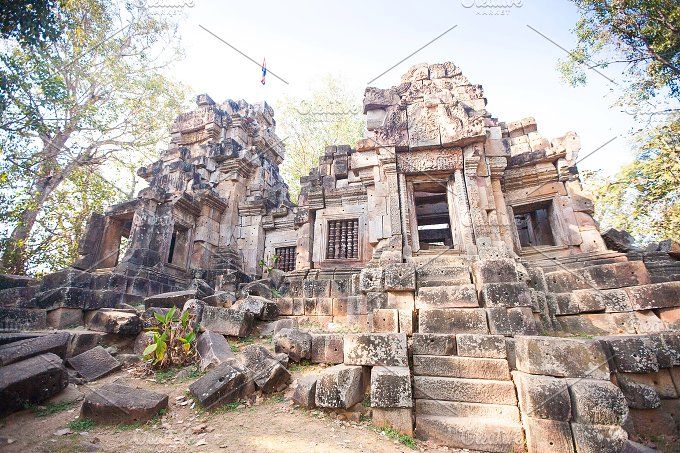https://mdw-travel-data-us-east-1.s3.amazonaws.com/img/country/Cambodia/Wat-Tahm-Reach-Boj-Temple/img_01.jpg