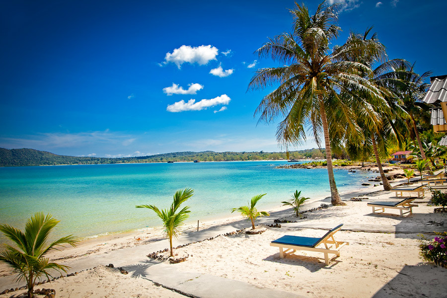 https://mdw-travel-data-us-east-1.s3.amazonaws.com/img/country/Cambodia/White-Beach/img_01.jpg