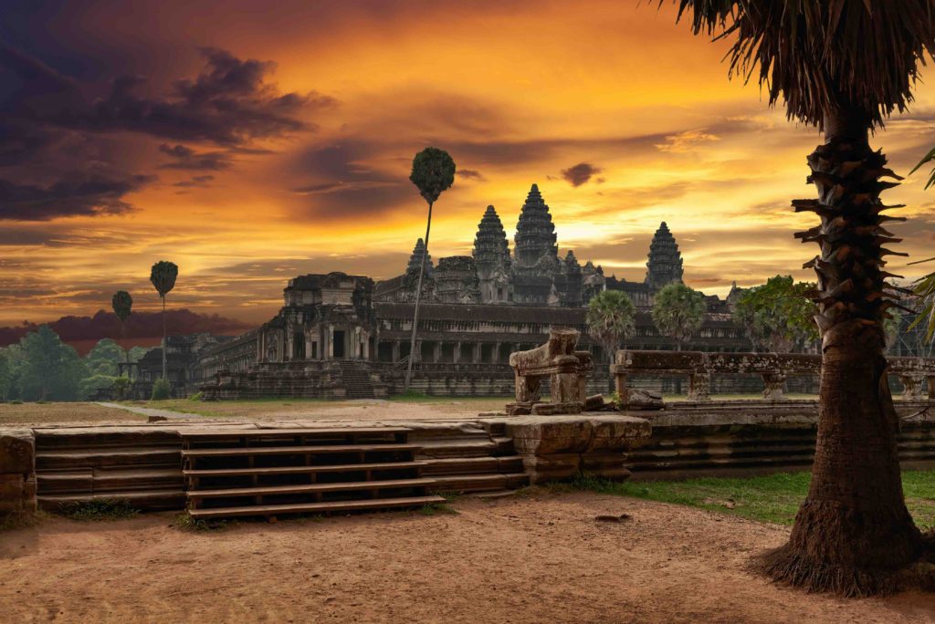 https://mdw-travel-data-us-east-1.s3.amazonaws.com/img/country/Cambodia/Yoga-on-the-Hill/img_03.jpg