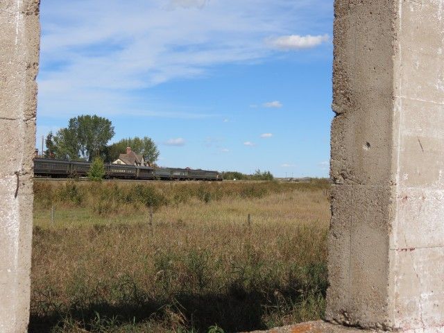 https://mdw-travel-data-us-east-1.s3.amazonaws.com/img/country/Canada/Alberta-Prairie-Railway-Excursions/img_01.jpg