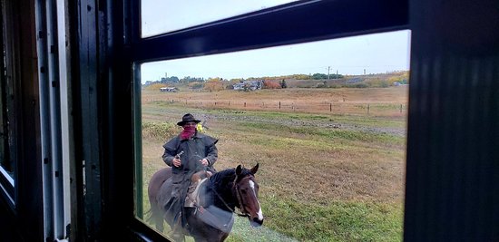 https://mdw-travel-data-us-east-1.s3.amazonaws.com/img/country/Canada/Alberta-Prairie-Railway-Excursions/img_05.jpg