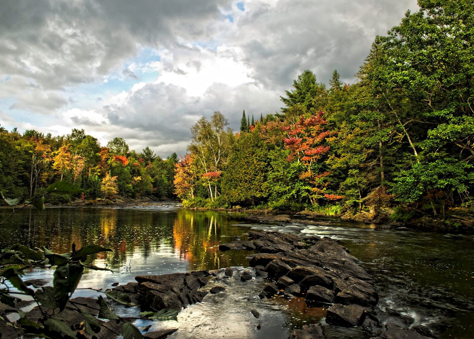 https://mdw-travel-data-us-east-1.s3.amazonaws.com/img/country/Canada/Algonquin-Provincial-Park/img_02.jpg