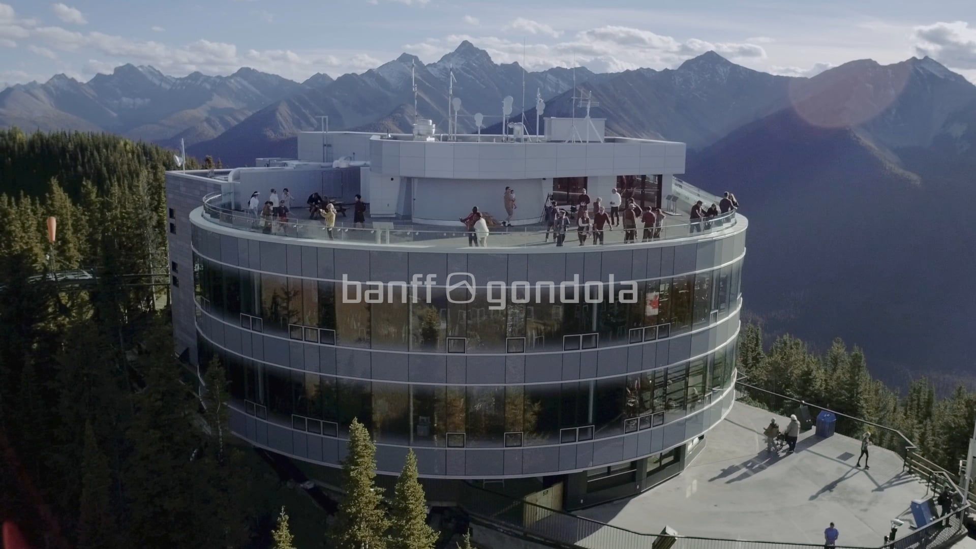 https://mdw-travel-data-us-east-1.s3.amazonaws.com/img/country/Canada/Banff-Gondola/img_01.jpg