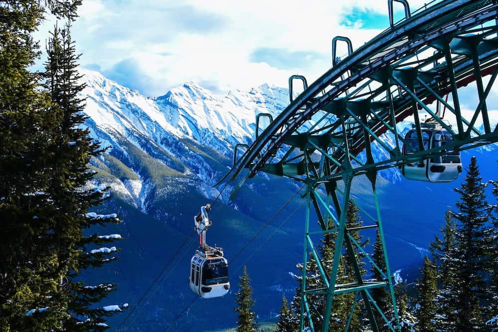 https://mdw-travel-data-us-east-1.s3.amazonaws.com/img/country/Canada/Banff-Gondola/img_02.jpg