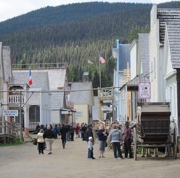 https://mdw-travel-data-us-east-1.s3.amazonaws.com/img/country/Canada/Barkerville-Historic-Town-&-Park/img_03.jpg