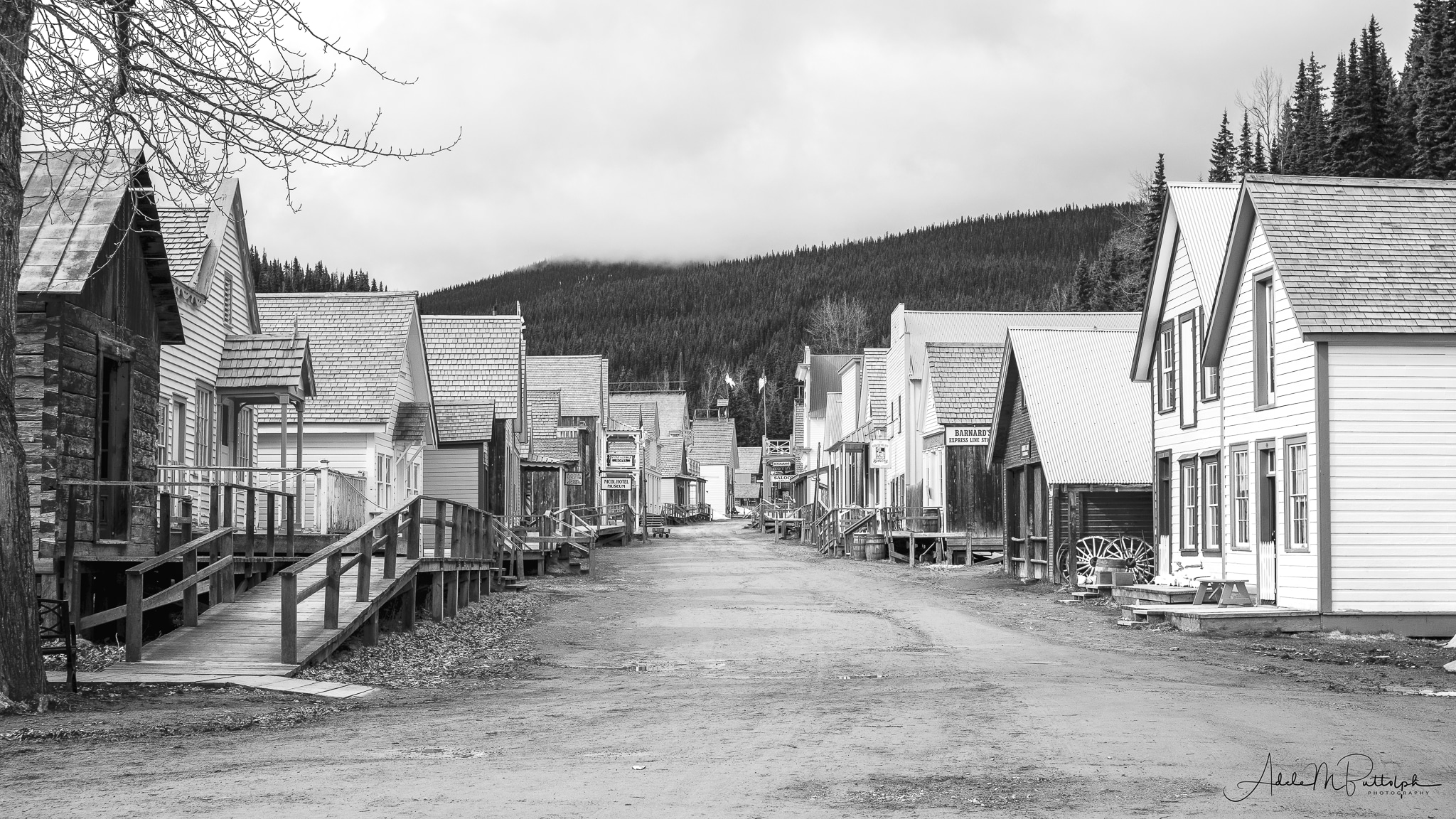 https://mdw-travel-data-us-east-1.s3.amazonaws.com/img/country/Canada/Barkerville-Historic-Town-and-Park/img_03.jpg