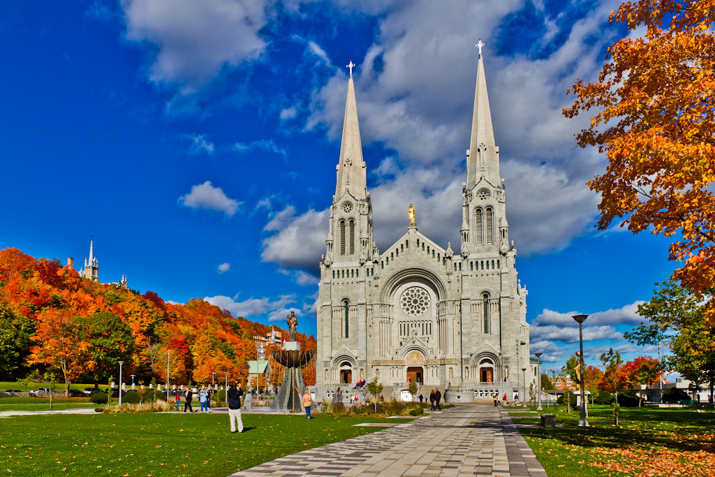 https://mdw-travel-data-us-east-1.s3.amazonaws.com/img/country/Canada/Basilica-of-Sainte-Anne-de-Beaupre/img_02.jpg