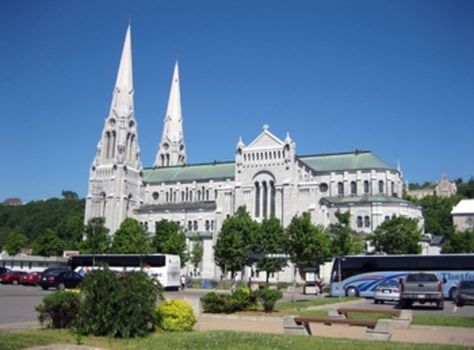 https://mdw-travel-data-us-east-1.s3.amazonaws.com/img/country/Canada/Basilica-of-Sainte-Anne-de-Beaupre/img_03.jpg