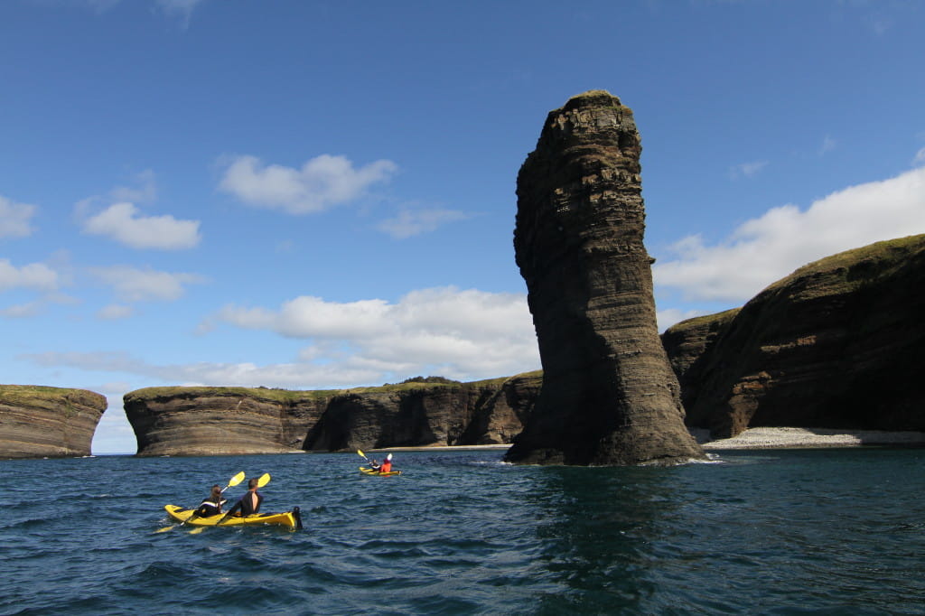 https://mdw-travel-data-us-east-1.s3.amazonaws.com/img/country/Canada/Bell-Island/img_03.jpg