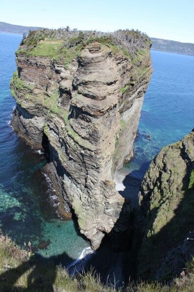 https://mdw-travel-data-us-east-1.s3.amazonaws.com/img/country/Canada/Bell-Island/img_04.jpg