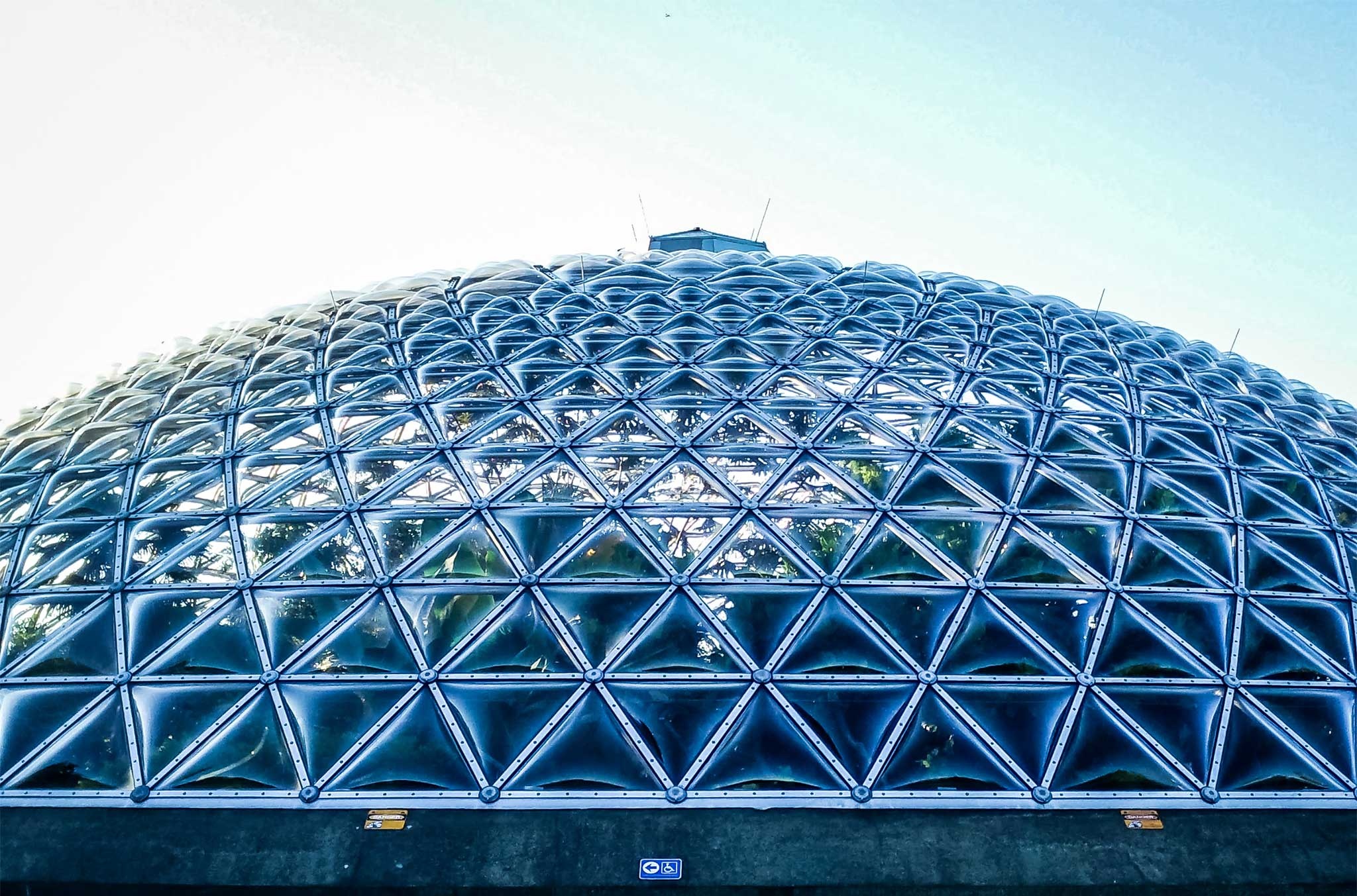 https://mdw-travel-data-us-east-1.s3.amazonaws.com/img/country/Canada/Bloedel-Conservatory/img_03.jpg
