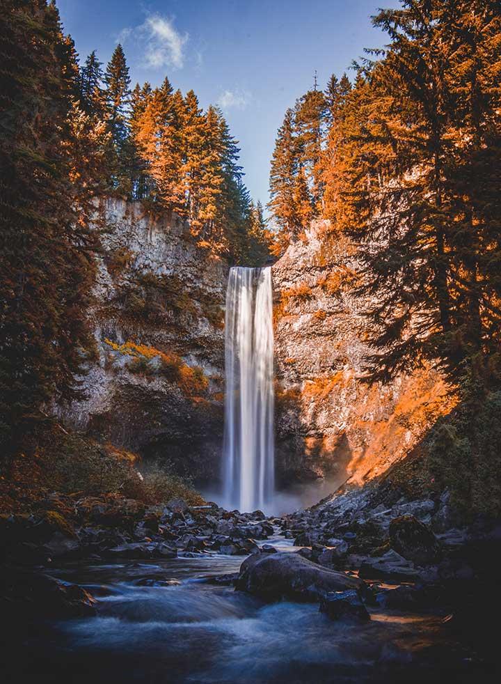 https://mdw-travel-data-us-east-1.s3.amazonaws.com/img/country/Canada/Brandywine-Falls-Provincial-Park/img_02.jpg
