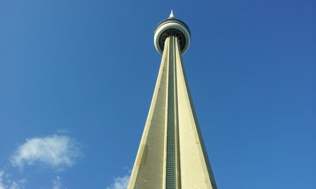 https://mdw-travel-data-us-east-1.s3.amazonaws.com/img/country/Canada/CN-Tower/img_01.jpg