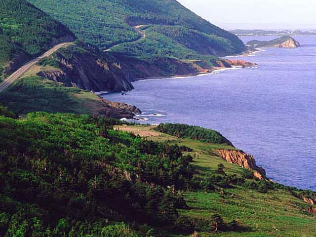 https://mdw-travel-data-us-east-1.s3.amazonaws.com/img/country/Canada/Cabot-Trail/img_03.jpg