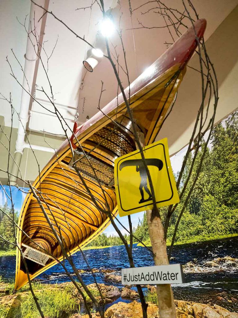 https://mdw-travel-data-us-east-1.s3.amazonaws.com/img/country/Canada/Canadian-Canoe-Museum/img_03.jpg