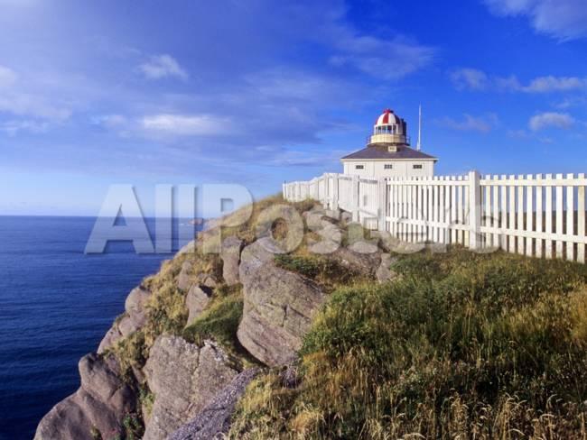 https://mdw-travel-data-us-east-1.s3.amazonaws.com/img/country/Canada/Cape-Spear-Lighthouse-National-Historic-Site/img_03.jpg