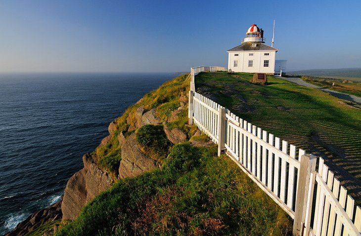 https://mdw-travel-data-us-east-1.s3.amazonaws.com/img/country/Canada/Cape-Spear-Lighthouse-National-Historic-Site/img_04.jpg