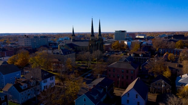 https://mdw-travel-data-us-east-1.s3.amazonaws.com/img/country/Canada/Charlottetown-Civic-Centre/img_01.jpg