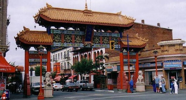 https://mdw-travel-data-us-east-1.s3.amazonaws.com/img/country/Canada/Chinatown/img_01.jpg