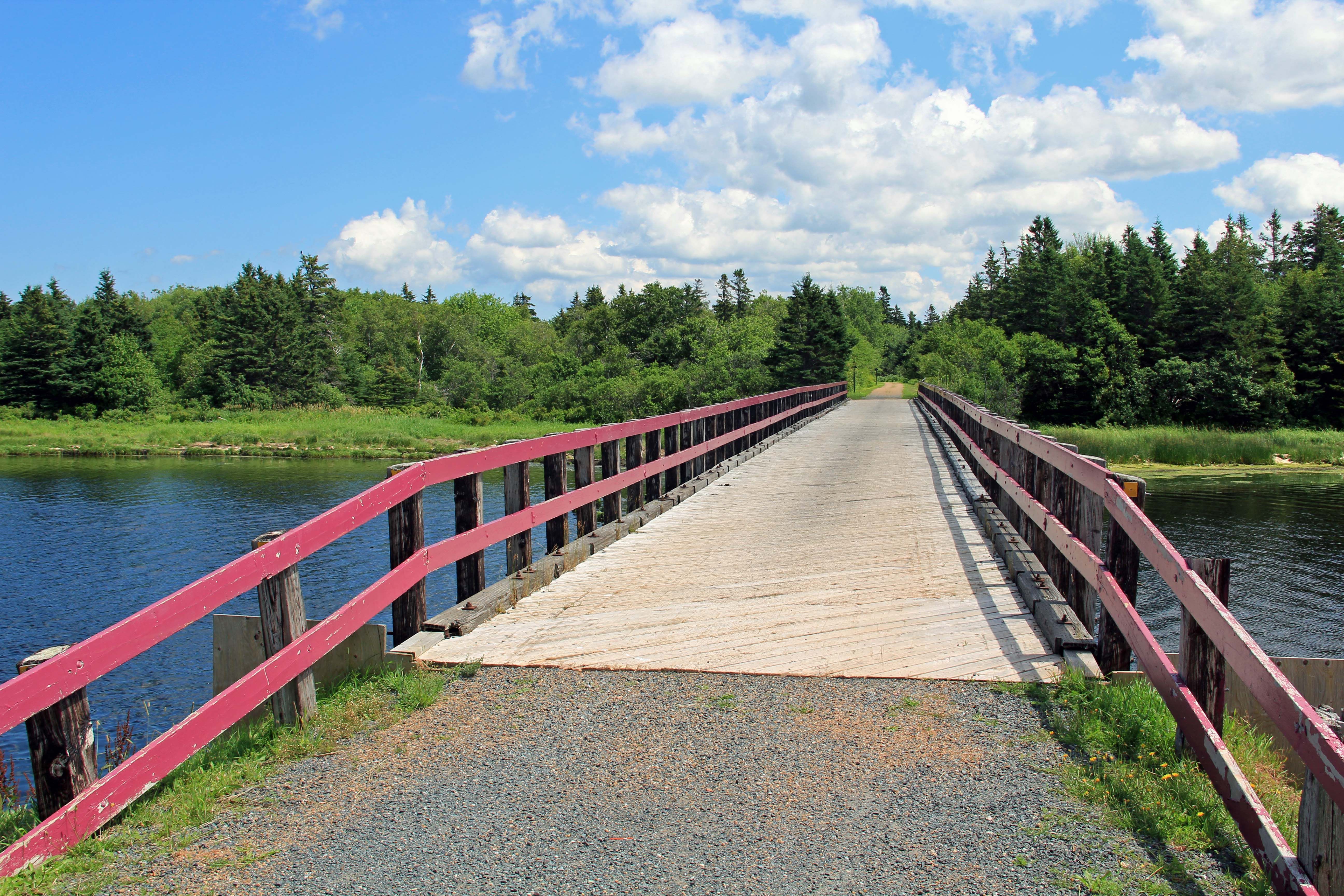 https://mdw-travel-data-us-east-1.s3.amazonaws.com/img/country/Canada/Confederation-Trail/img_02.jpg
