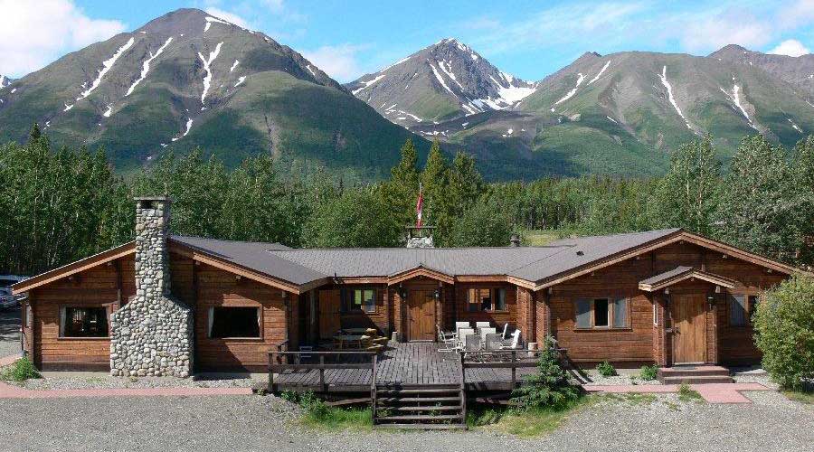 https://mdw-travel-data-us-east-1.s3.amazonaws.com/img/country/Canada/Dalton-Trail-Lodge/img_01.jpg