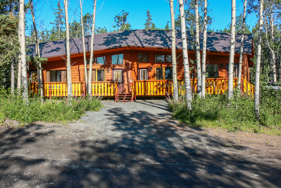https://mdw-travel-data-us-east-1.s3.amazonaws.com/img/country/Canada/Dalton-Trail-Lodge/img_03.jpg
