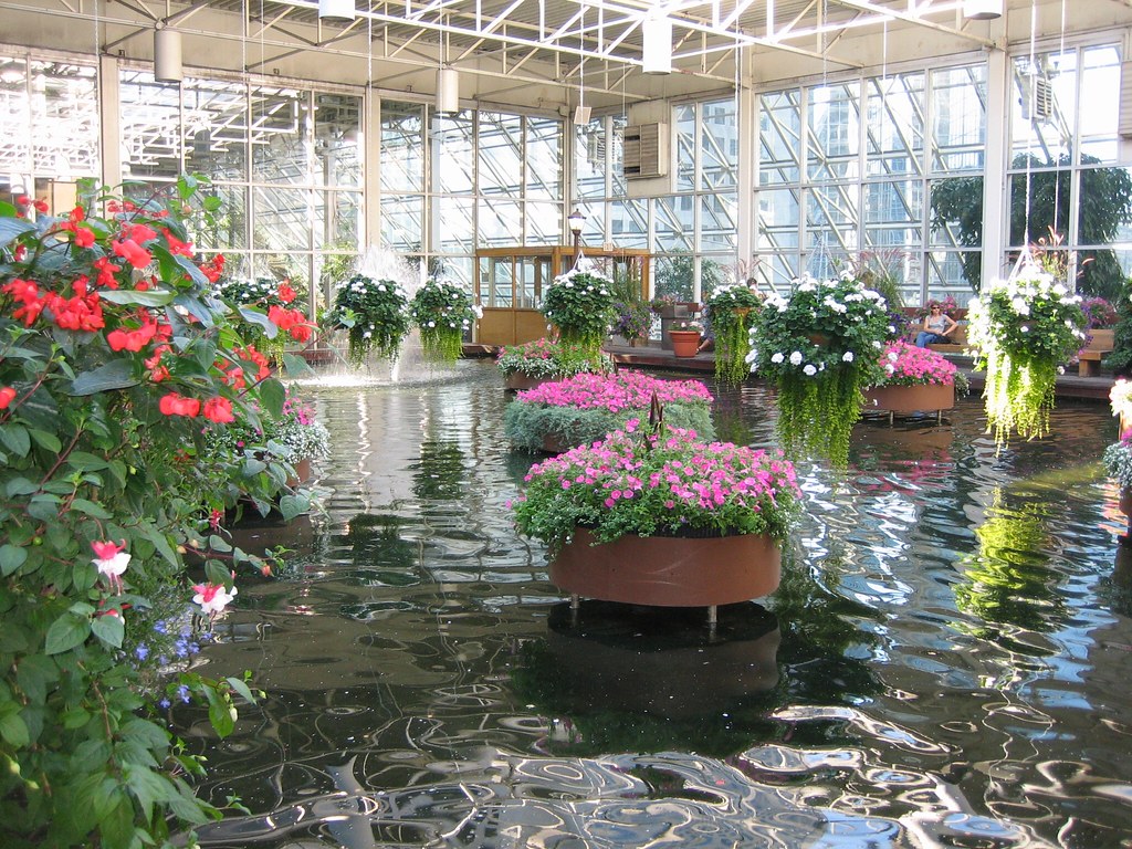 https://mdw-travel-data-us-east-1.s3.amazonaws.com/img/country/Canada/Devonian-Gardens/img_01.jpg