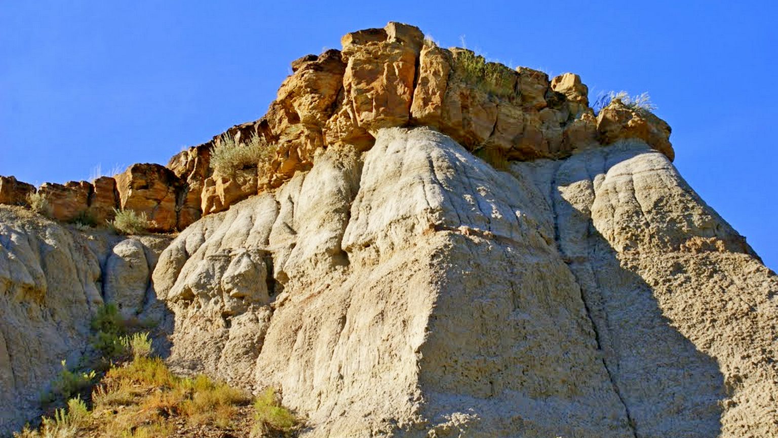 https://mdw-travel-data-us-east-1.s3.amazonaws.com/img/country/Canada/Dinosaur-Provincial-Park/img_02.jpg