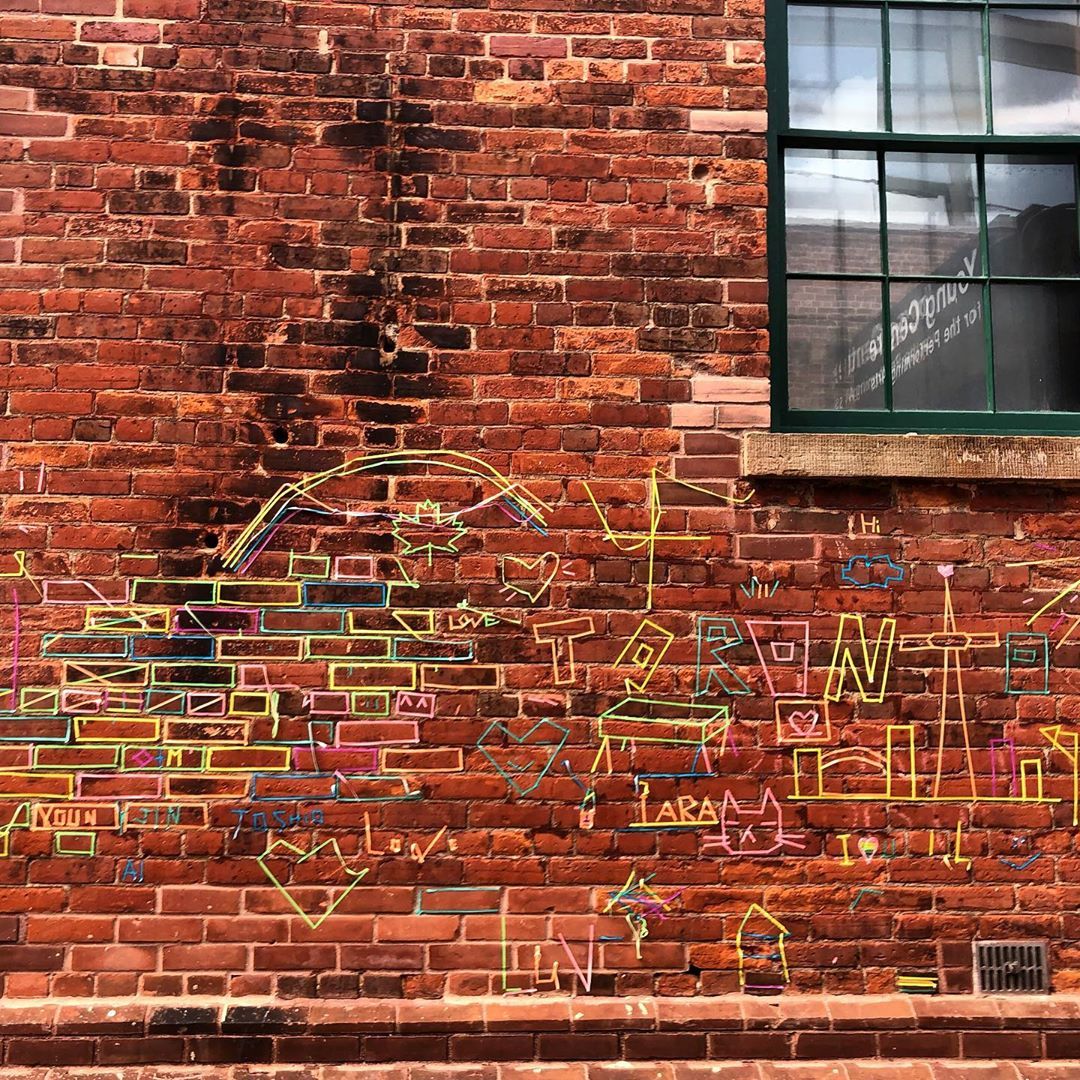 https://mdw-travel-data-us-east-1.s3.amazonaws.com/img/country/Canada/Distillery-District/img_03.jpg