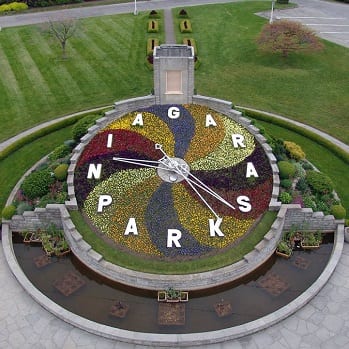 https://mdw-travel-data-us-east-1.s3.amazonaws.com/img/country/Canada/Floral-Clock/img_02.jpg