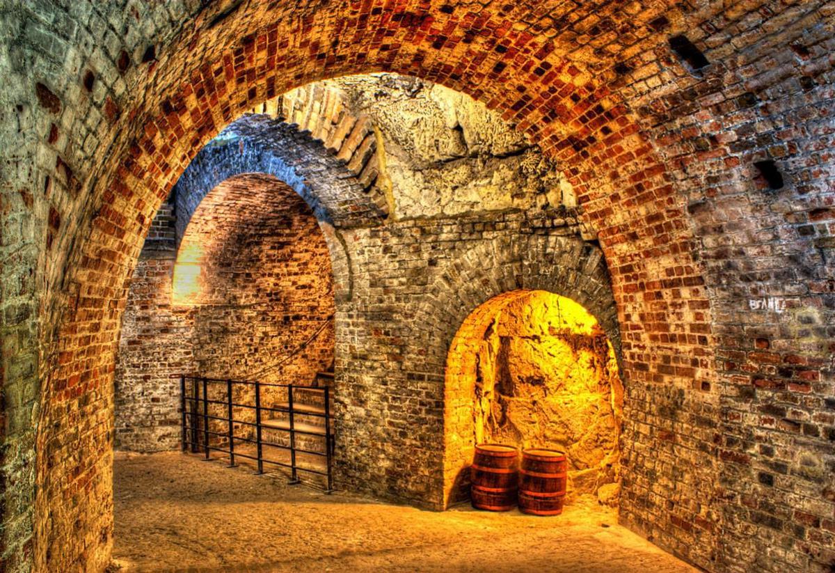 https://mdw-travel-data-us-east-1.s3.amazonaws.com/img/country/Canada/Fort-Amherst/img_03.jpg