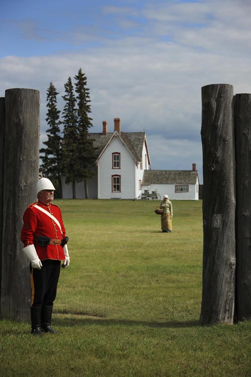 https://mdw-travel-data-us-east-1.s3.amazonaws.com/img/country/Canada/Fort-Battleford-National-Historic-Site/img_04.jpg