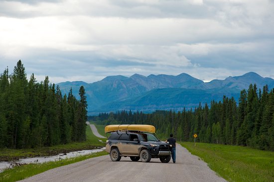 https://mdw-travel-data-us-east-1.s3.amazonaws.com/img/country/Canada/Fort-Liard/img_04.jpg