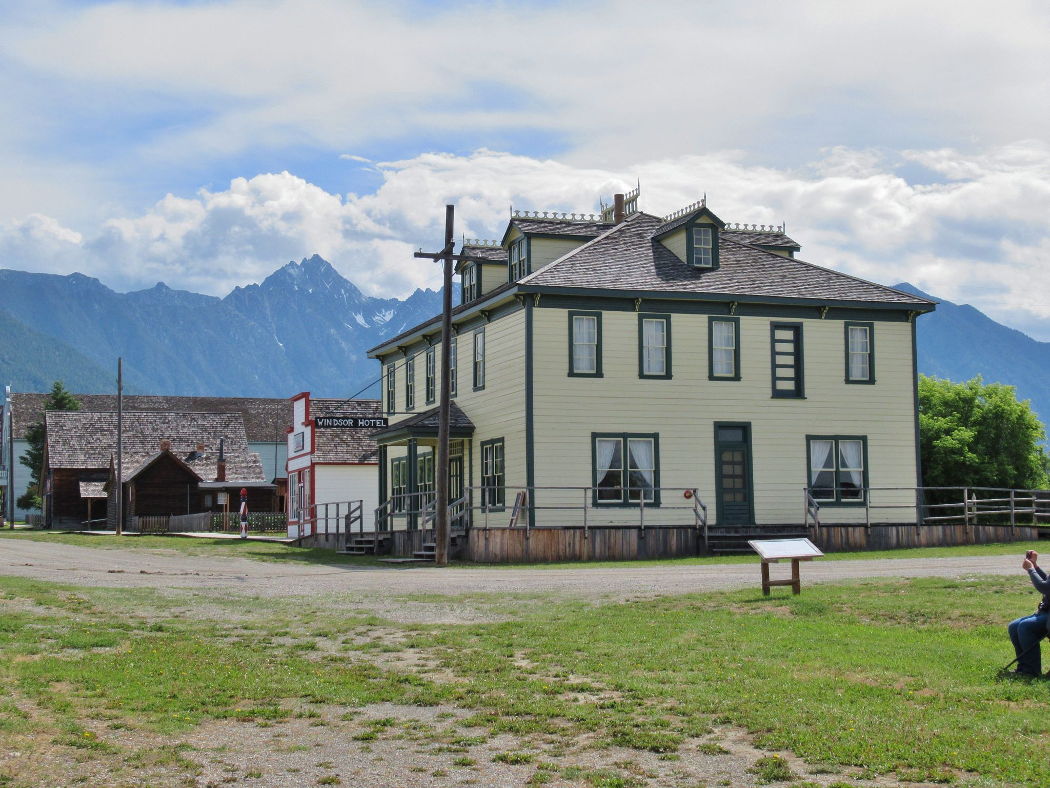 https://mdw-travel-data-us-east-1.s3.amazonaws.com/img/country/Canada/Fort-Steele-Heritage-Town/img_03.jpg