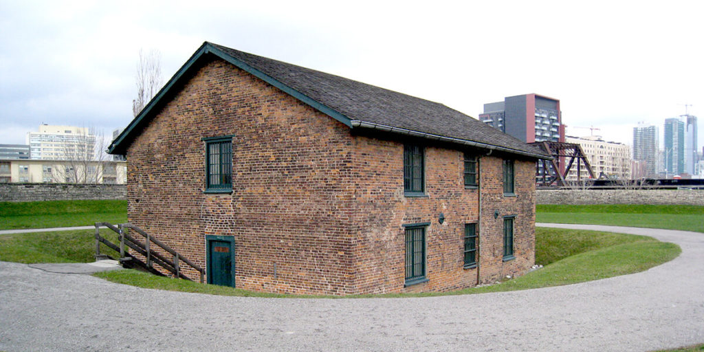 https://mdw-travel-data-us-east-1.s3.amazonaws.com/img/country/Canada/Fort-York-National-Historic-Site/img_03.jpg